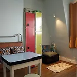 Cosy T2 Apartment With Balcony, Goncourt, Paris 10